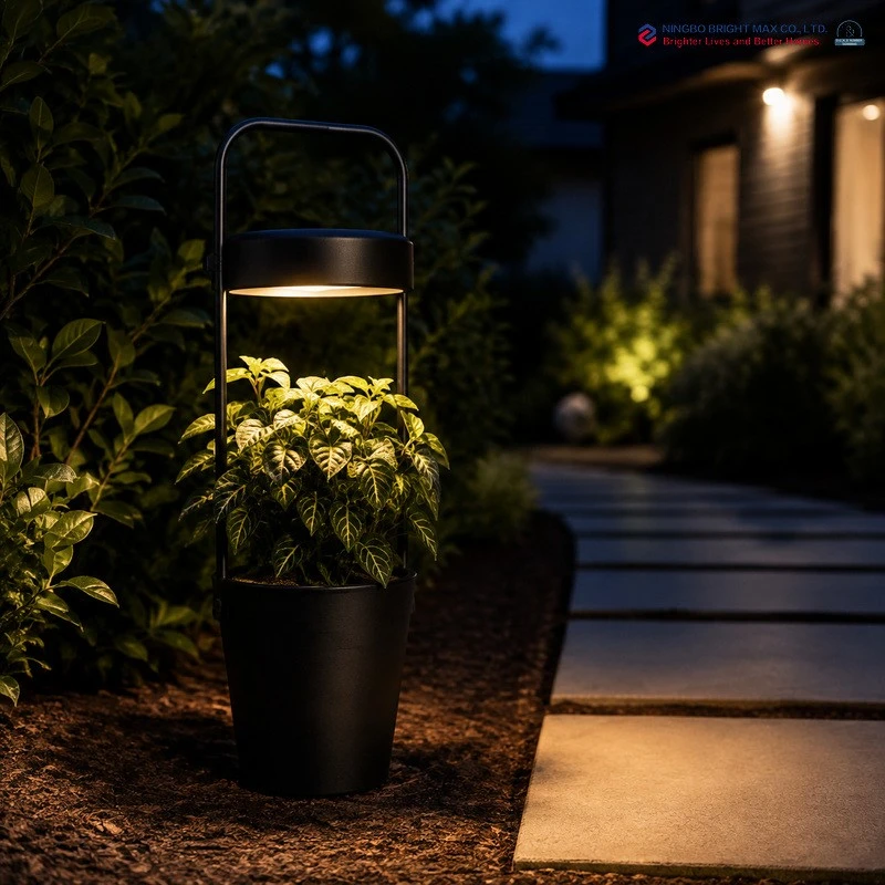 Solar Flowerpot Garden Light