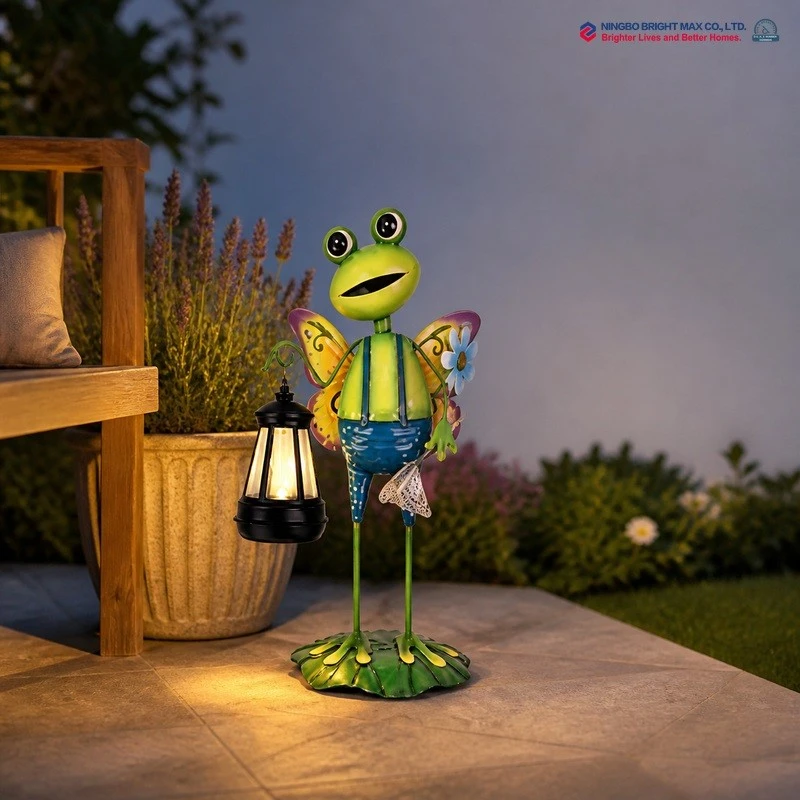 Warm White Frog Lantern Garden Light