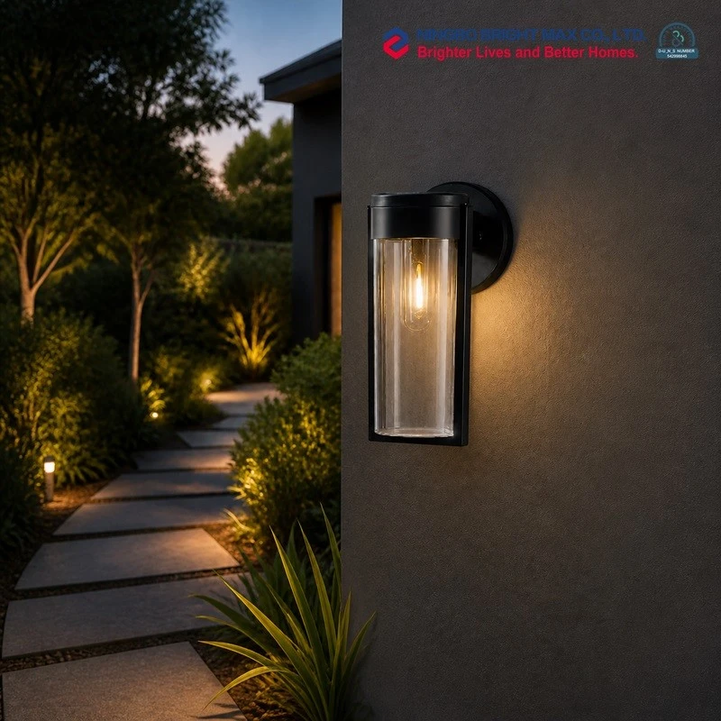 Solar garden wall light