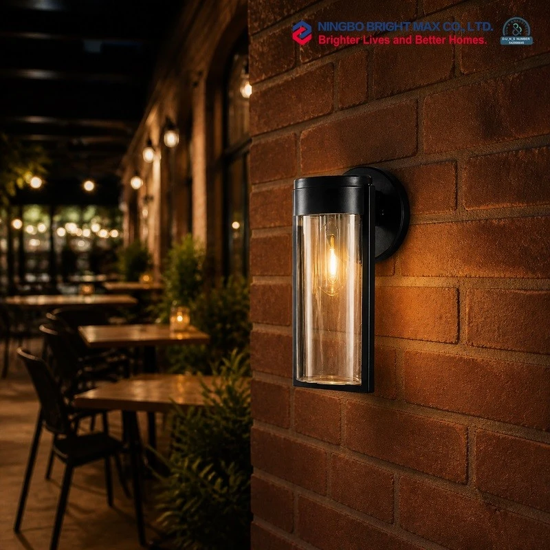 garden wall light with solar panel