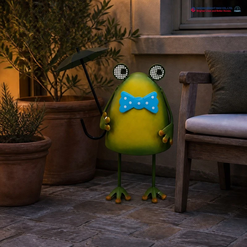 Animated Solar Frog Garden Light